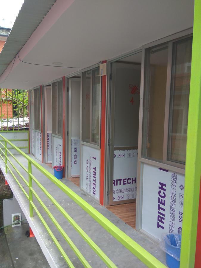 Beehive Hostel Катманду Екстер'єр фото