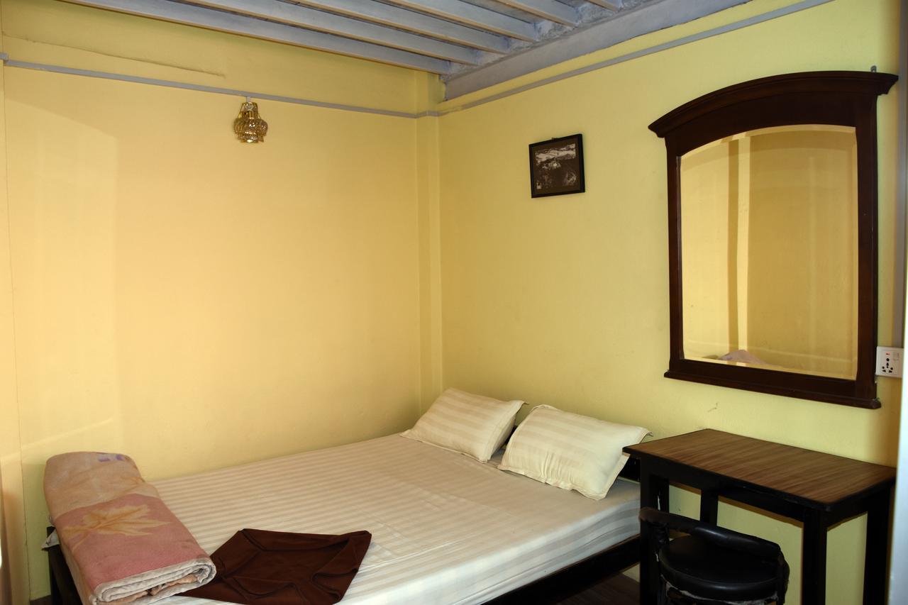 Beehive Hostel Катманду Екстер'єр фото