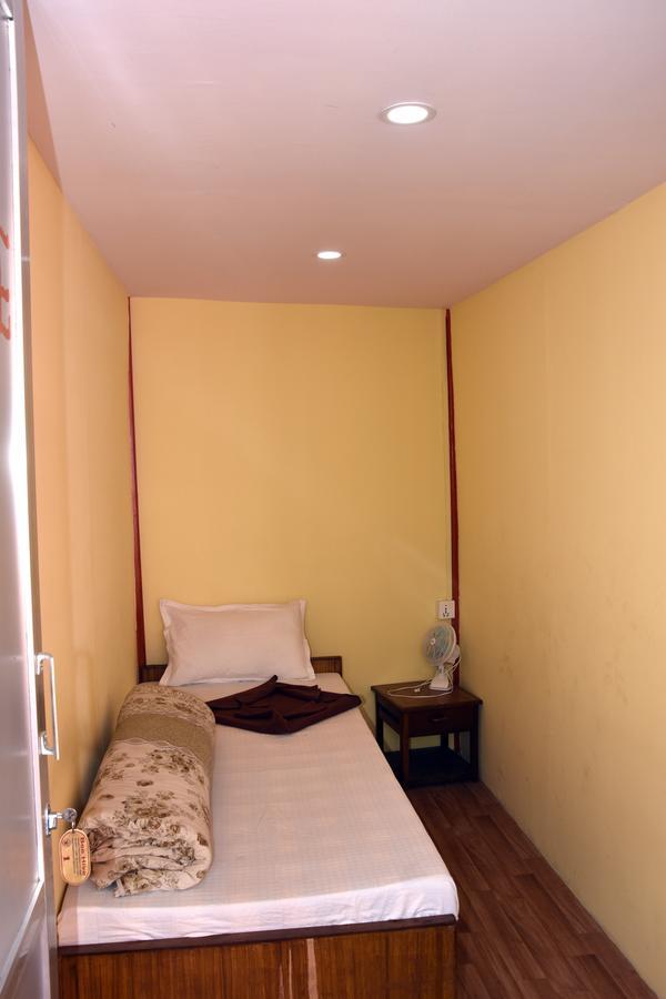 Beehive Hostel Катманду Екстер'єр фото