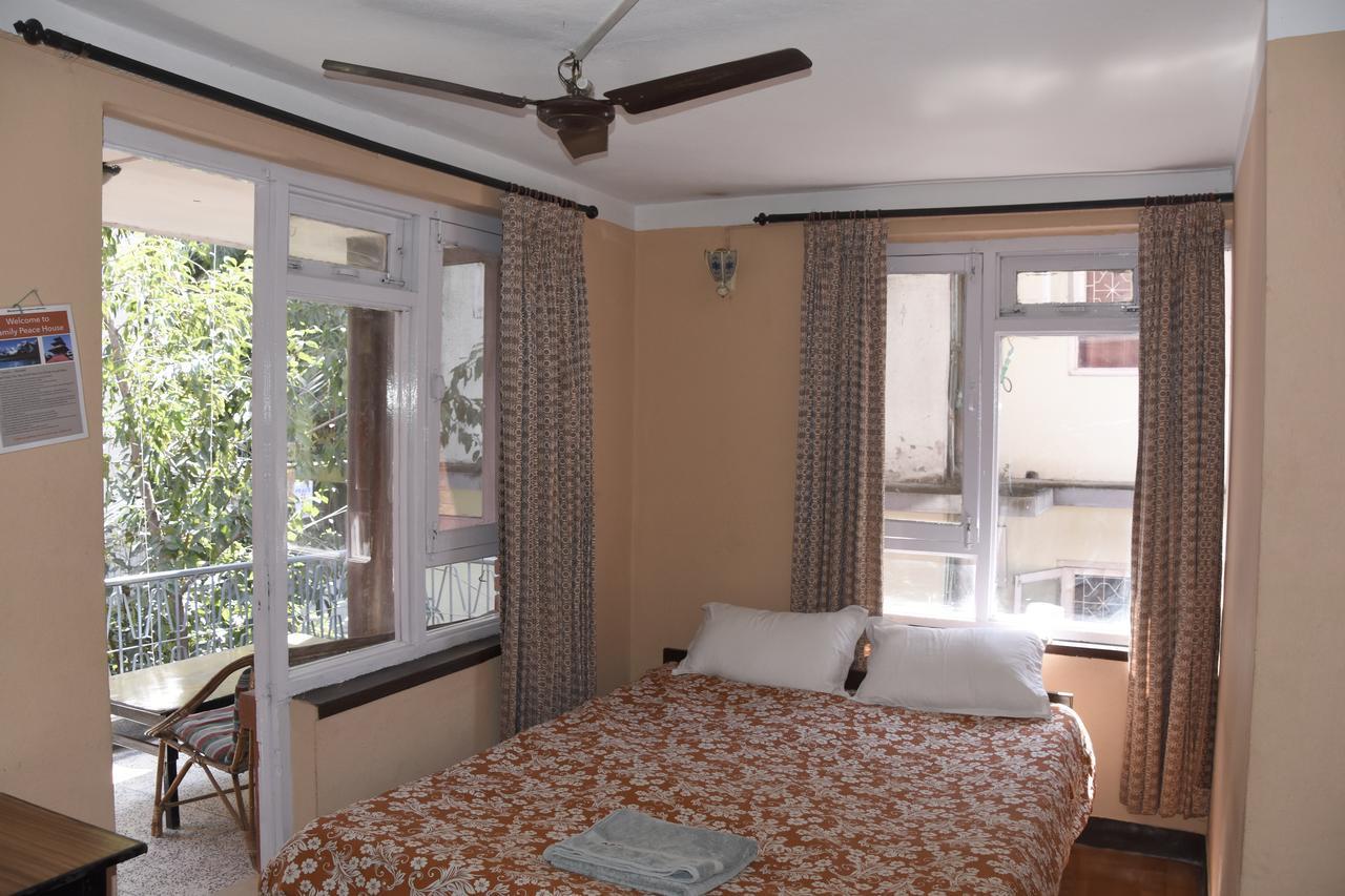 Beehive Hostel Катманду Екстер'єр фото
