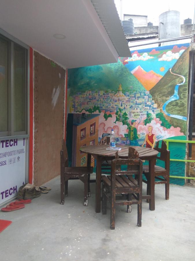 Beehive Hostel Катманду Екстер'єр фото