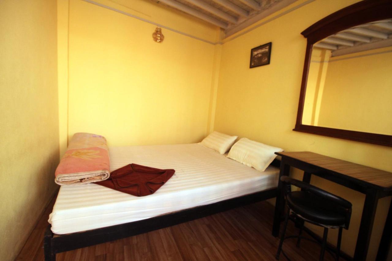 Beehive Hostel Катманду Екстер'єр фото
